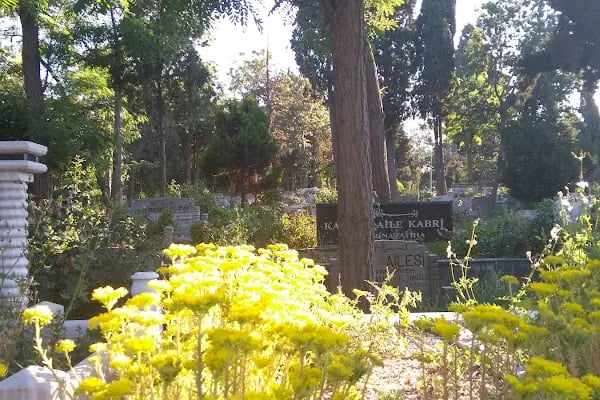 Beşyüzevler Mezarlığı - Resim 4