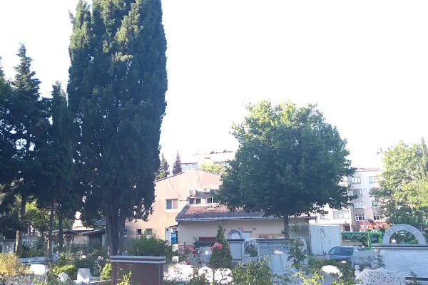 Beşyüzevler Mezarlığı - Resim 13