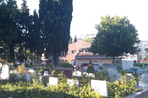 Beşyüzevler Mezarlığı - Resim 3