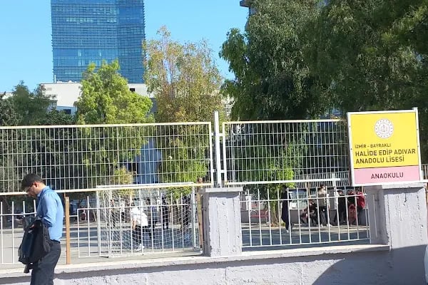 Halide Edip Adıvar Anadolu Lisesi - Resim 2