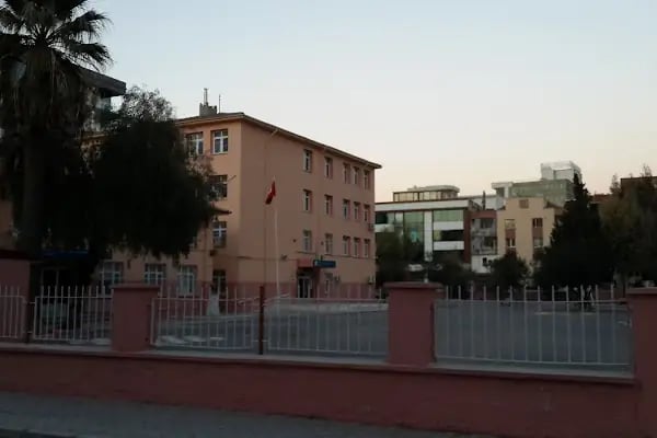 Halide Edip Adıvar Anadolu Lisesi - Resim 12