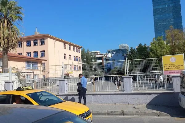 Halide Edip Adıvar Anadolu Lisesi - Resim 13