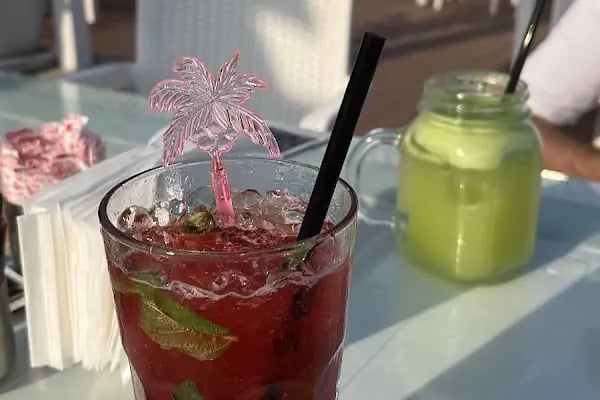 Kuum Cafe Bistro Beach - Resim 17