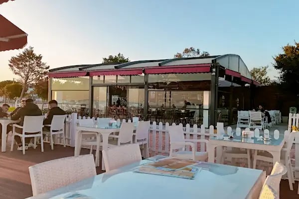 Kuum Cafe Bistro Beach - Resim 6
