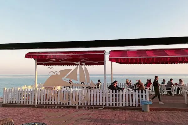 Kuum Cafe Bistro Beach - Resim 4