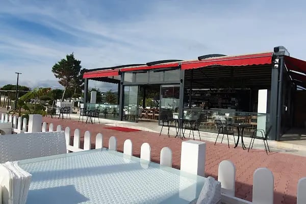 Kuum Cafe Bistro Beach - Resim 5