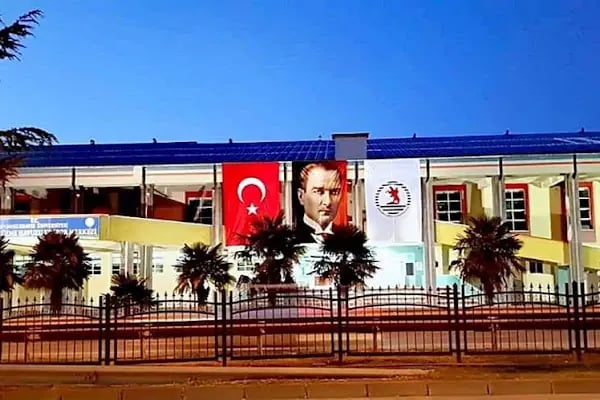 Ondokuzmayıs Üniversitesi Olimpik Yüzme Havuzu - Resim 3