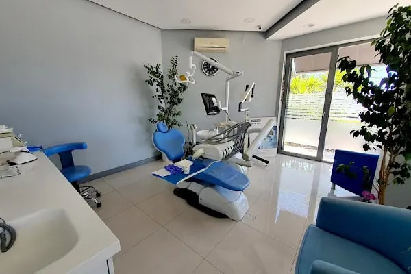 Dentist Fatma İldem Diş Hekimi - Resim 10