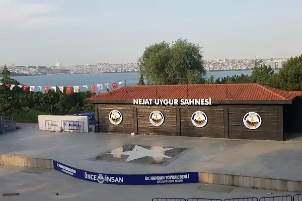 Gümüşpala Nejat Uygur Açıkhava Sahnesi - Resim 15