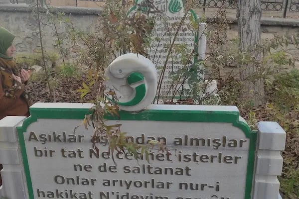 Altınekinli Hacı Ahmet Efendi Türbesi - Resim 4