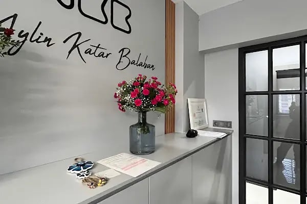 Aylin Katar Balaban Diş Kliniği - Resim 5