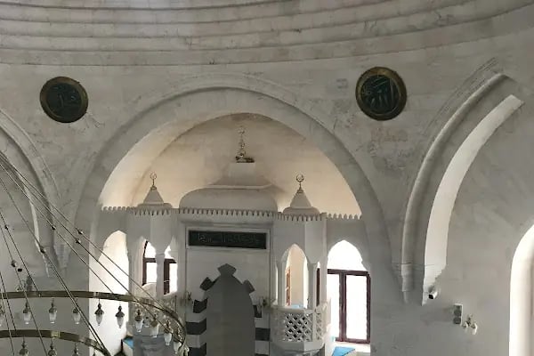 Hz Ukkaşe Türbesi - Resim 11