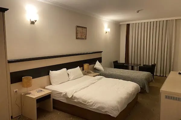 Astopia Hotel &amp; Cafe - Resim 2