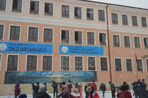 Gazi Ortaokulu - Resim 1