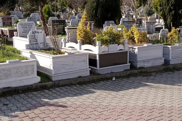Cebeci Mezarlığı - Resim 13