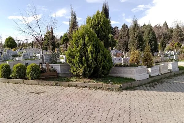 Cebeci Mezarlığı - Resim 15