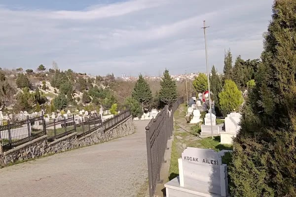 Cebeci Mezarlığı - Resim 5