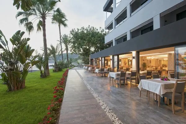 Floria Beach Hotel - Resim 1