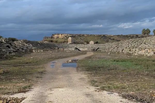 Perge tiyatrosu - Resim 13