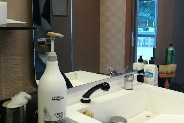 Radisson blu erkek kuaförü - Resim 1
