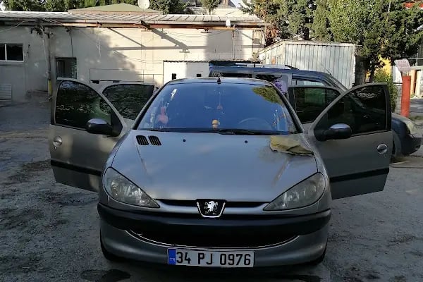 Ay Oto Yıkama Kuaför ve Otopark - Resim 9
