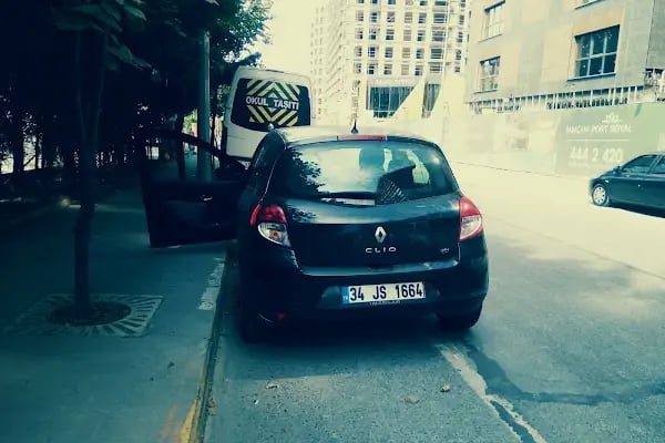 Ay Oto Yıkama Kuaför ve Otopark - Resim 6