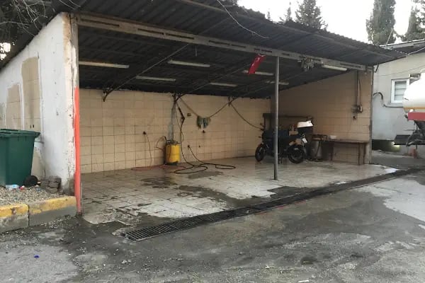Ay Oto Yıkama Kuaför ve Otopark - Resim 2