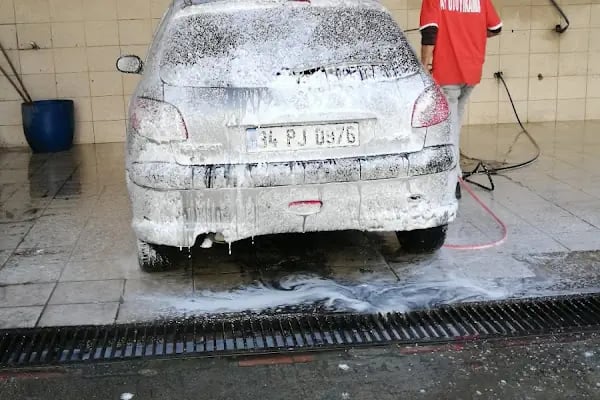Ay Oto Yıkama Kuaför ve Otopark - Resim 14