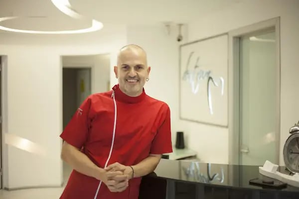 Doç. Dr. Tolga Akova – Adana - Dentrum Ağız ve Diş Sağlığı Polikliniği - Resim 5