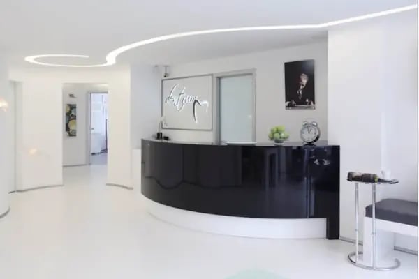 Doç. Dr. Tolga Akova – Adana - Dentrum Ağız ve Diş Sağlığı Polikliniği - Resim 4