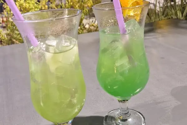 Lila Mor Cafe & Bistro Party House - Resim 17