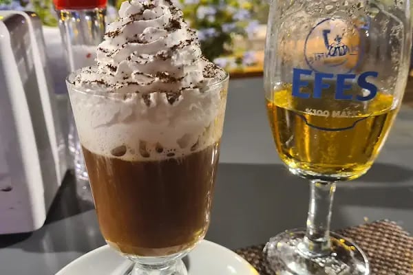 Lila Mor Cafe & Bistro Party House - Resim 11