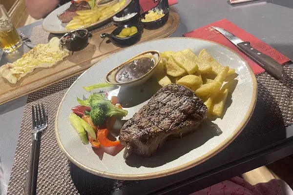 Lila Mor Cafe & Bistro Party House - Resim 3