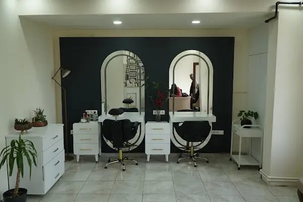 SIDIKA SANDAL KUAFÖR VE GÜZELLİK SALONU - Resim 2