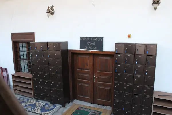 Karanlık Sabuni Cami - Resim 4