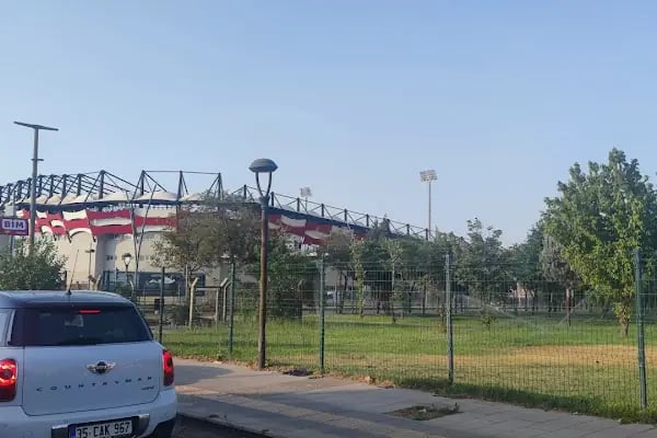 Turgutlu Stadyumu - Resim 3