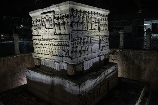 Theodosius Dikilitaşı - Resim 6