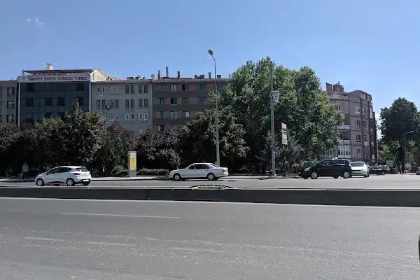 Başkent Üniversitesi Sıhhiye Servis Durağı - Resim 1