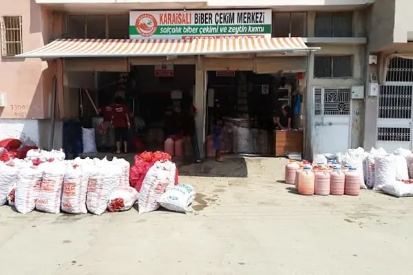 Karaisalı Biber Çekim Merkezi - Resim 2