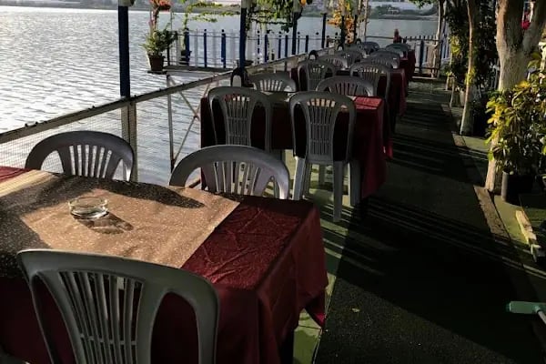 Yüzerköşk Mavi Yengeç Restaurant - Resim 2