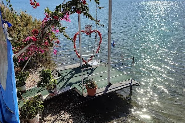 Yüzerköşk Mavi Yengeç Restaurant - Resim 17