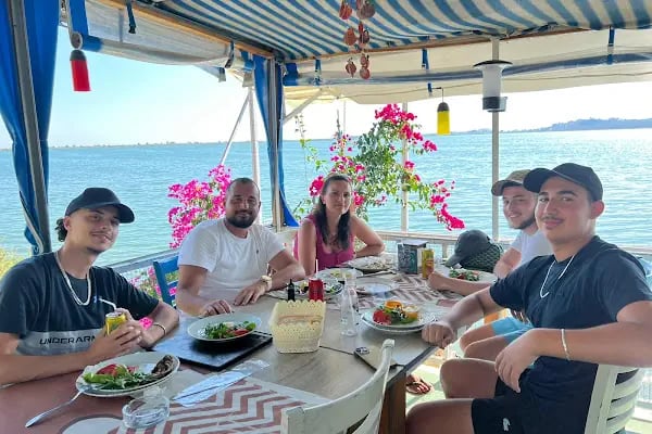 Yüzerköşk Mavi Yengeç Restaurant - Resim 9