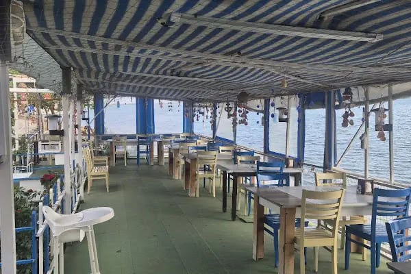 Yüzerköşk Mavi Yengeç Restaurant - Resim 3