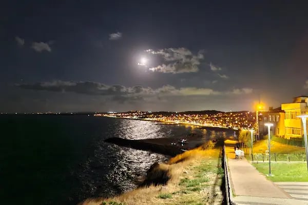 ARNAVUTKÖY BELEDİYESİ KARABURUN KAFE - Resim 11