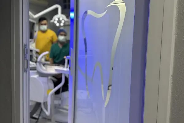 Diş Hekimi Hasan Alperen Doğan | Özel Diş Kliniği - İzmir, Karşıyaka - Resim 10