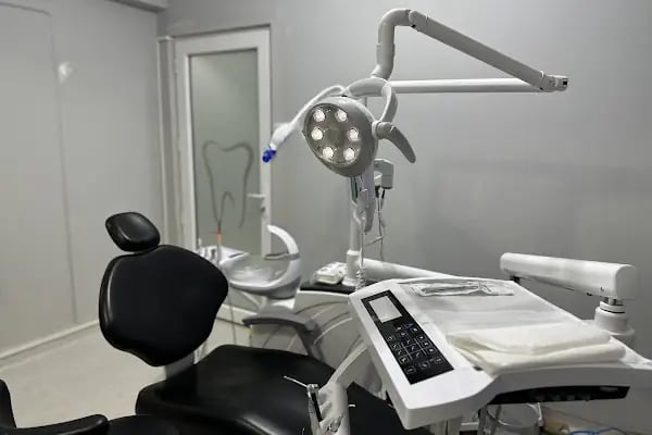 Diş Hekimi Hasan Alperen Doğan | Özel Diş Kliniği - İzmir, Karşıyaka - Resim 5