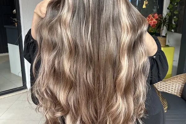 Sultan Bedir Hair Studio Denizli Bayan Kuaförü - Resim 3