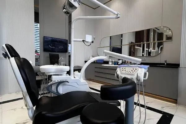 Via Dental Clinic Bağcılar Diş Hastanesi - Resim 2