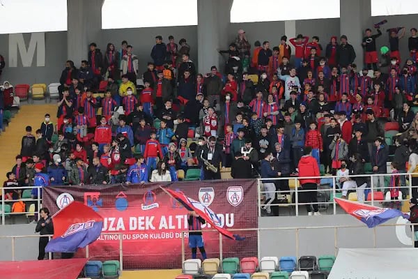 Bornova Aziz Kocaoğlu Stadyumu - Resim 5