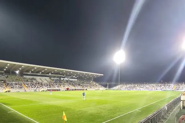 Bornova Aziz Kocaoğlu Stadyumu - Resim 2
